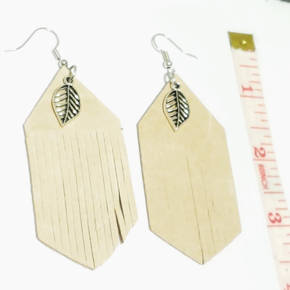 3/$25 💛BEAUTIFUL HANDMADE EARRINGS 💛 or all for $55 - Picture 5 of 7